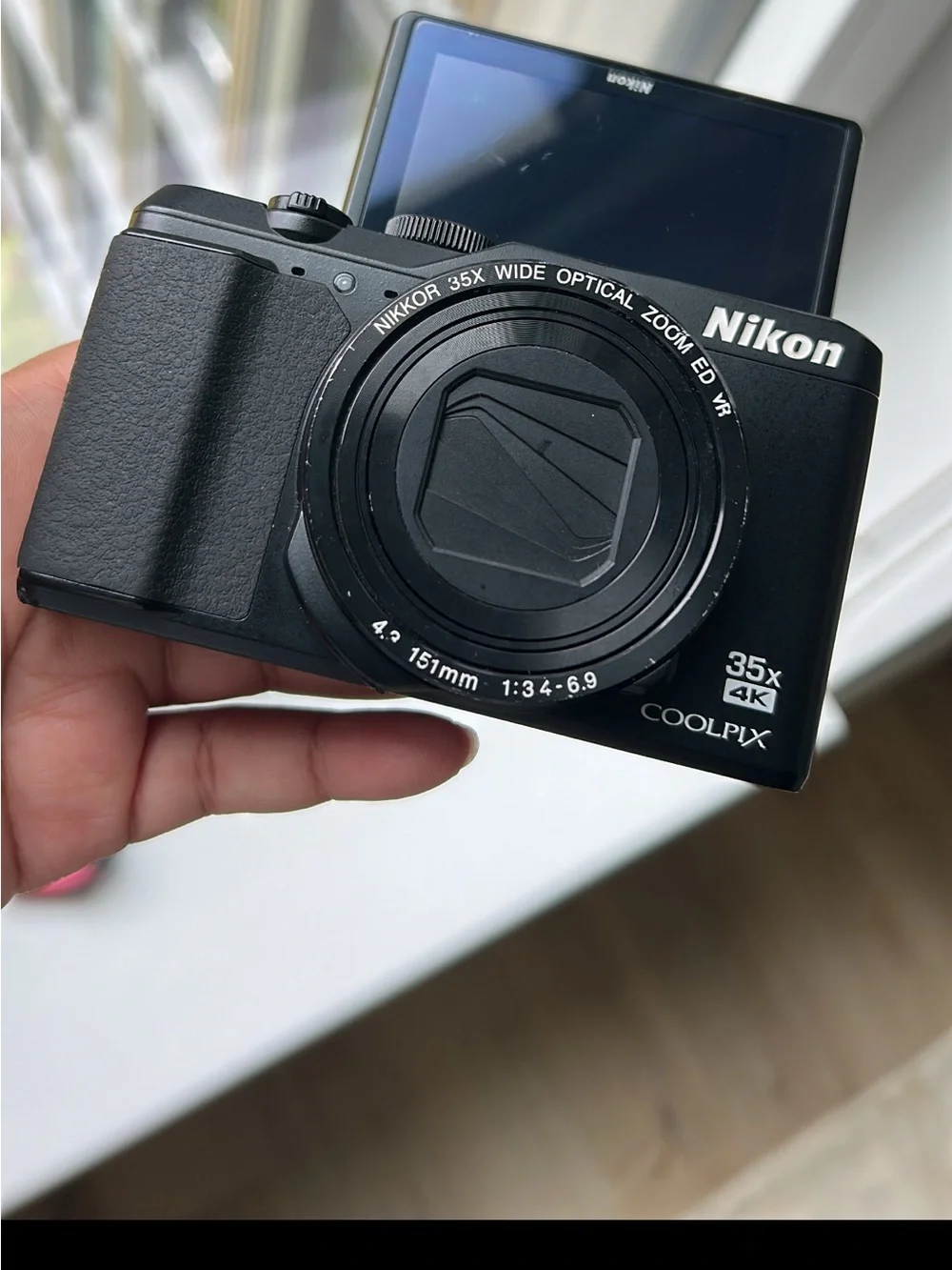 Nikon Coolpix A900